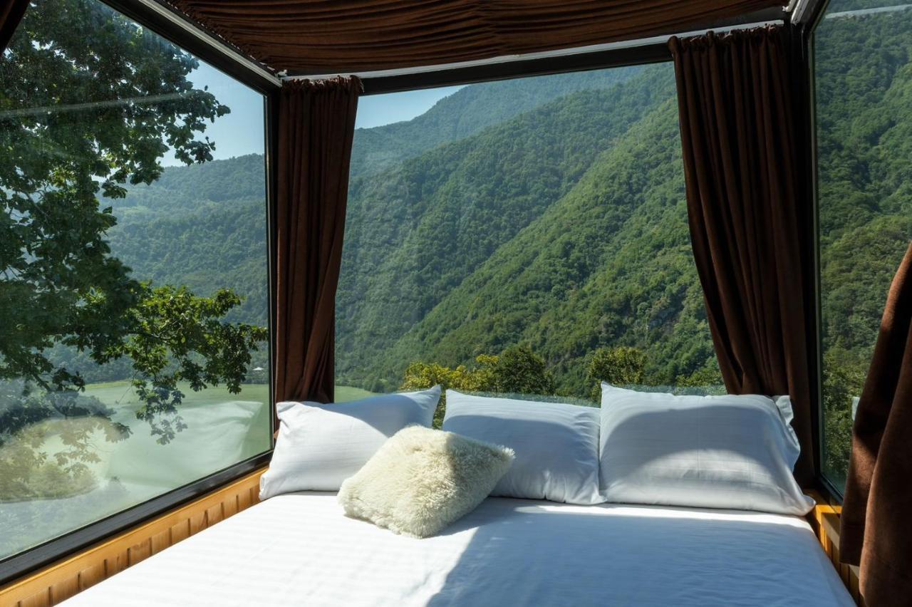 Woodpecker Georgia Hotel Батуми Екстериор снимка