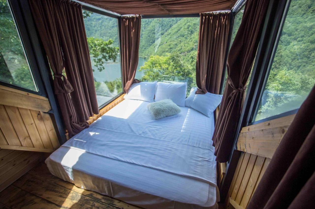Woodpecker Georgia Hotel Батуми Екстериор снимка