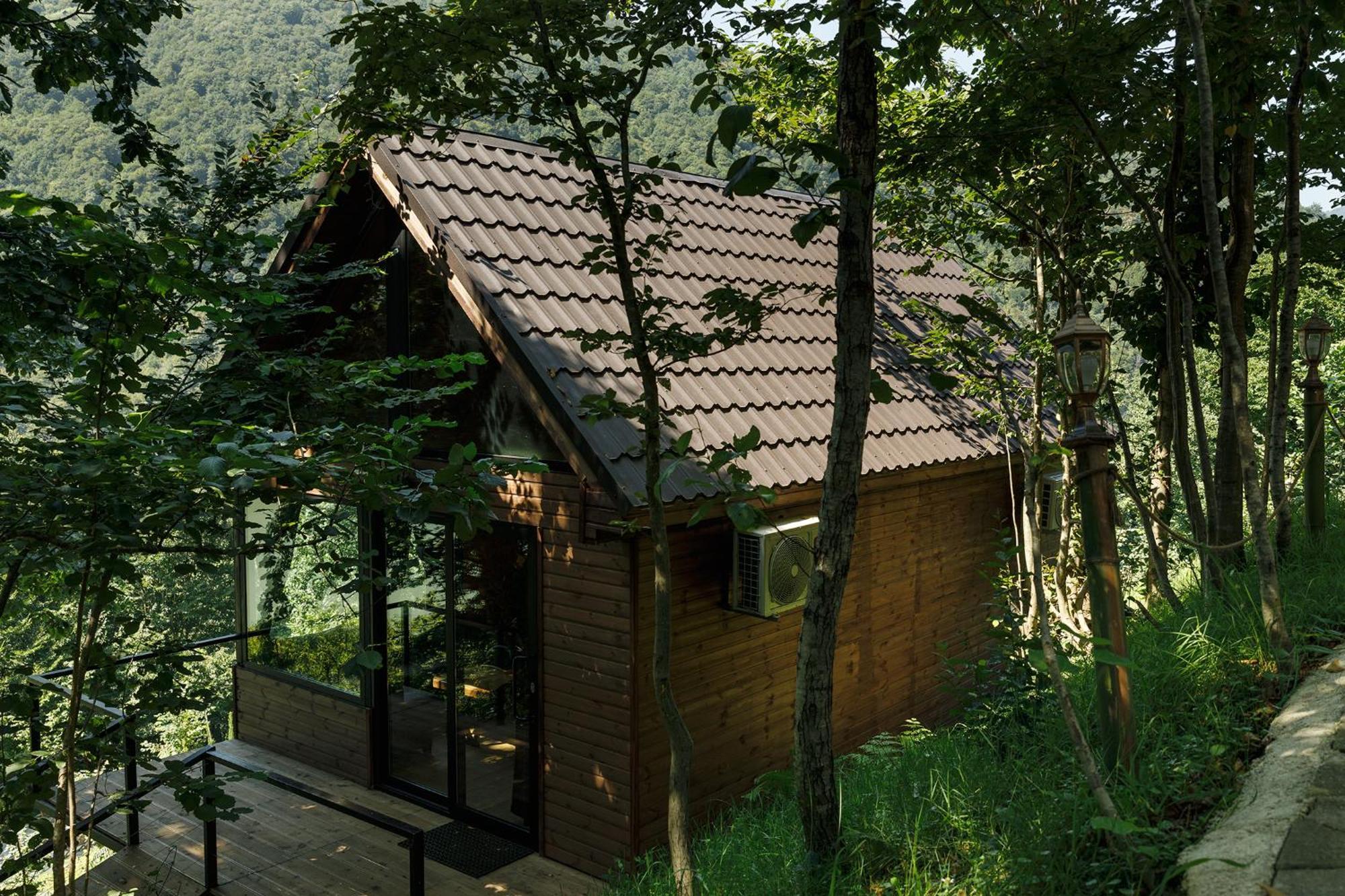 Woodpecker Georgia Hotel Батуми Екстериор снимка