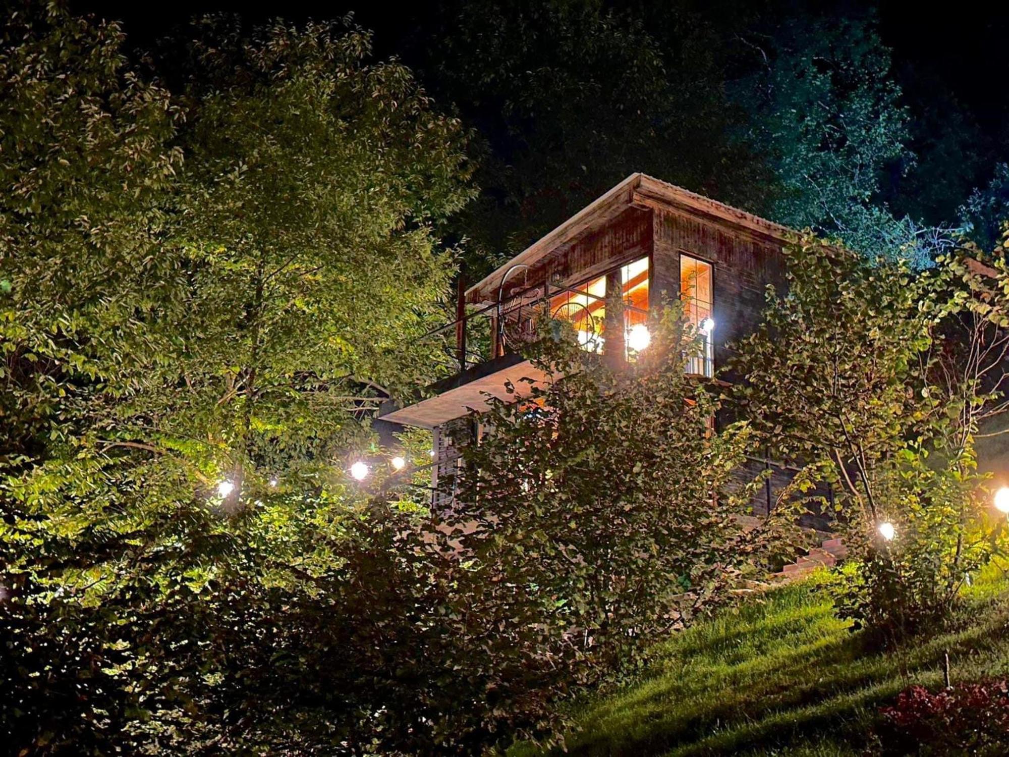 Woodpecker Georgia Hotel Батуми Екстериор снимка