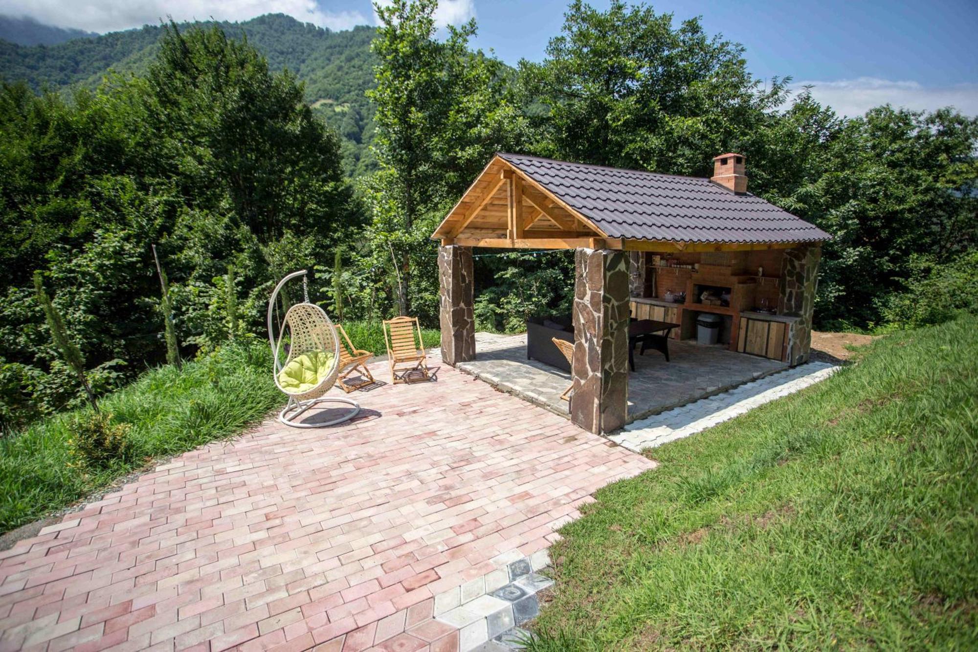 Woodpecker Georgia Hotel Батуми Екстериор снимка
