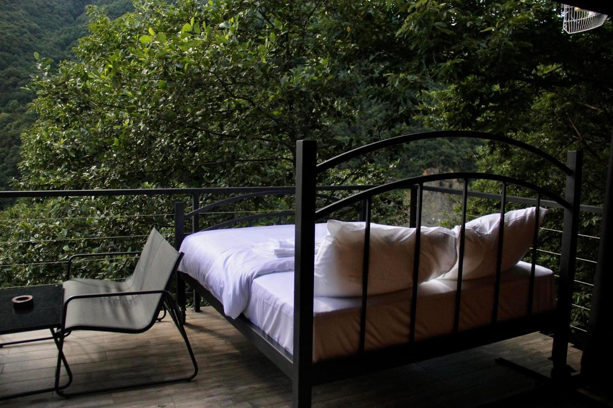 Woodpecker Georgia Hotel Батуми Екстериор снимка