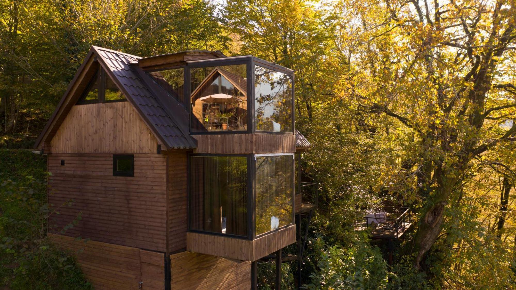 Woodpecker Georgia Hotel Батуми Екстериор снимка