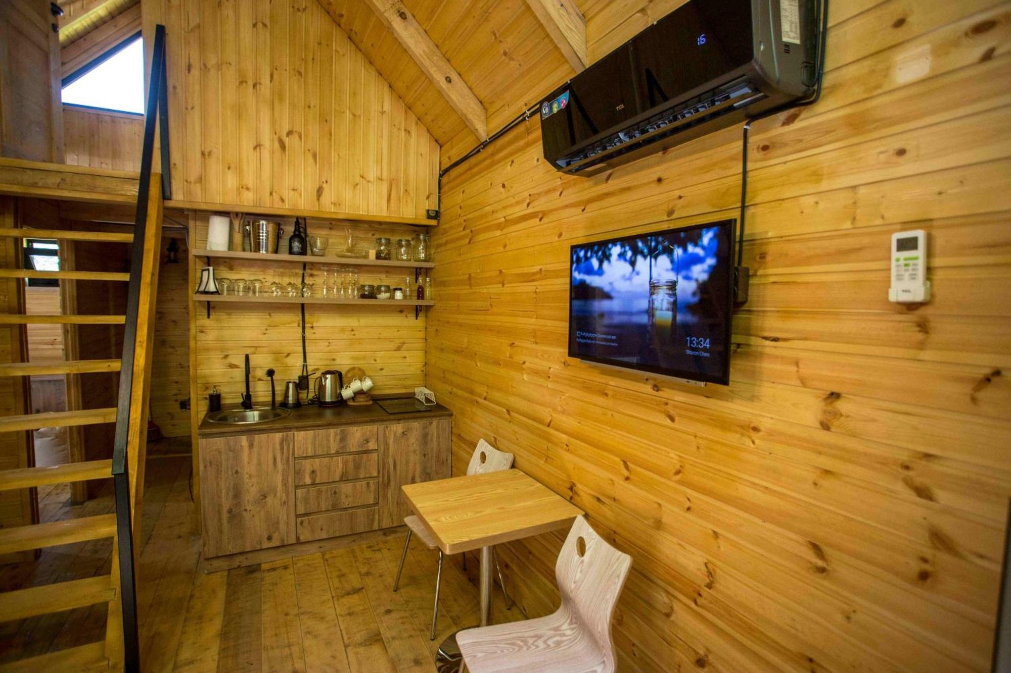 Woodpecker Georgia Hotel Батуми Екстериор снимка